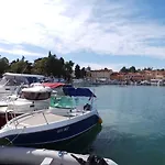 In - Insel Krk 13594 * Vrbnik (Primorje-Gorski Kotar)